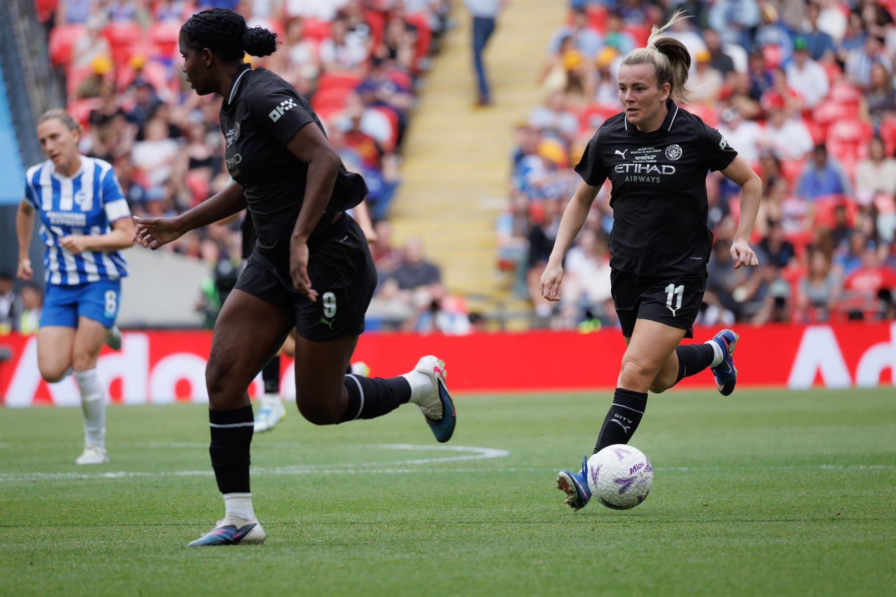 Lauren Hemp carrying the ball for Manchester City during the Women's FA Cup Final at Wembley.
